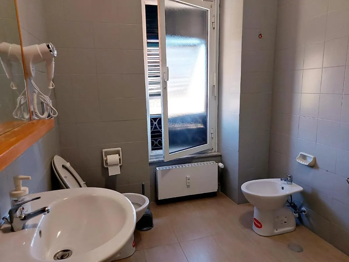 Stanza Privada Bed & Breakfast Genoa